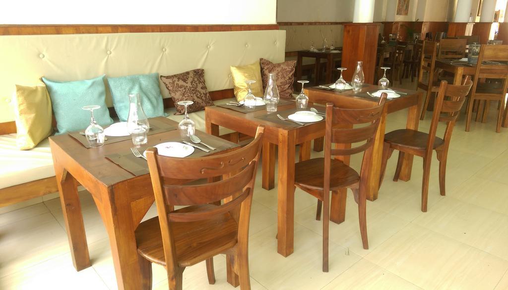 Lanka Beach Hotel Ettukala Ngoại thất bức ảnh