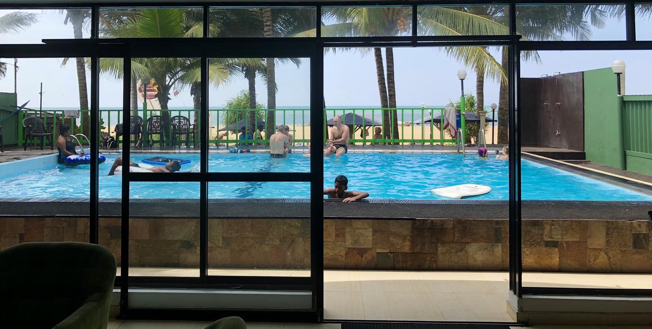 Lanka Beach Hotel Ettukala Ngoại thất bức ảnh