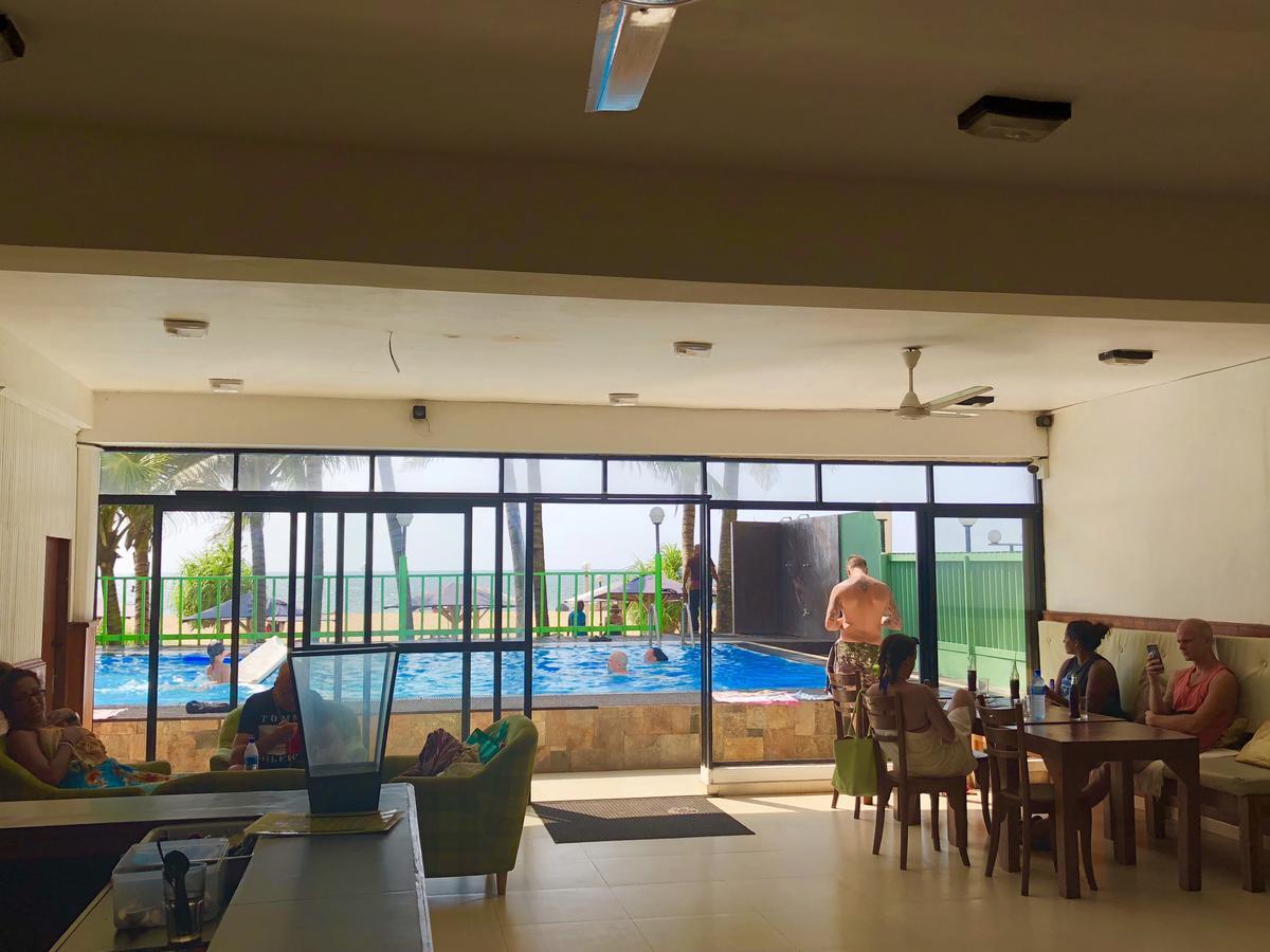 Lanka Beach Hotel Ettukala Ngoại thất bức ảnh