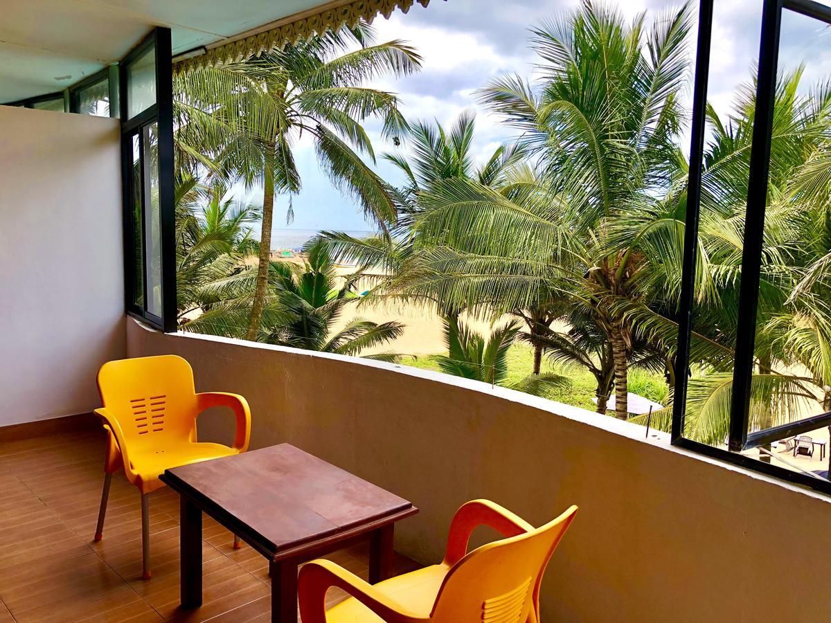Lanka Beach Hotel Ettukala Ngoại thất bức ảnh