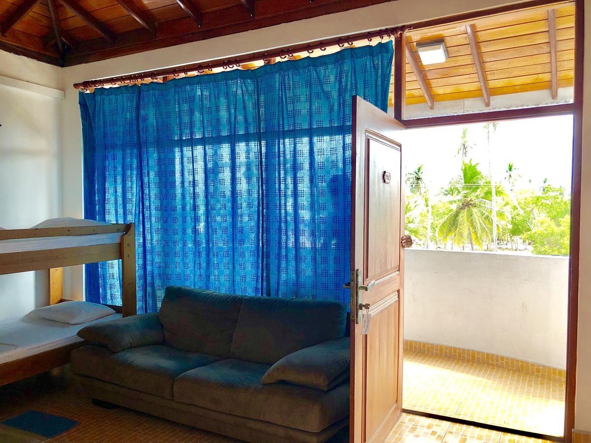 Lanka Beach Hotel Ettukala Ngoại thất bức ảnh