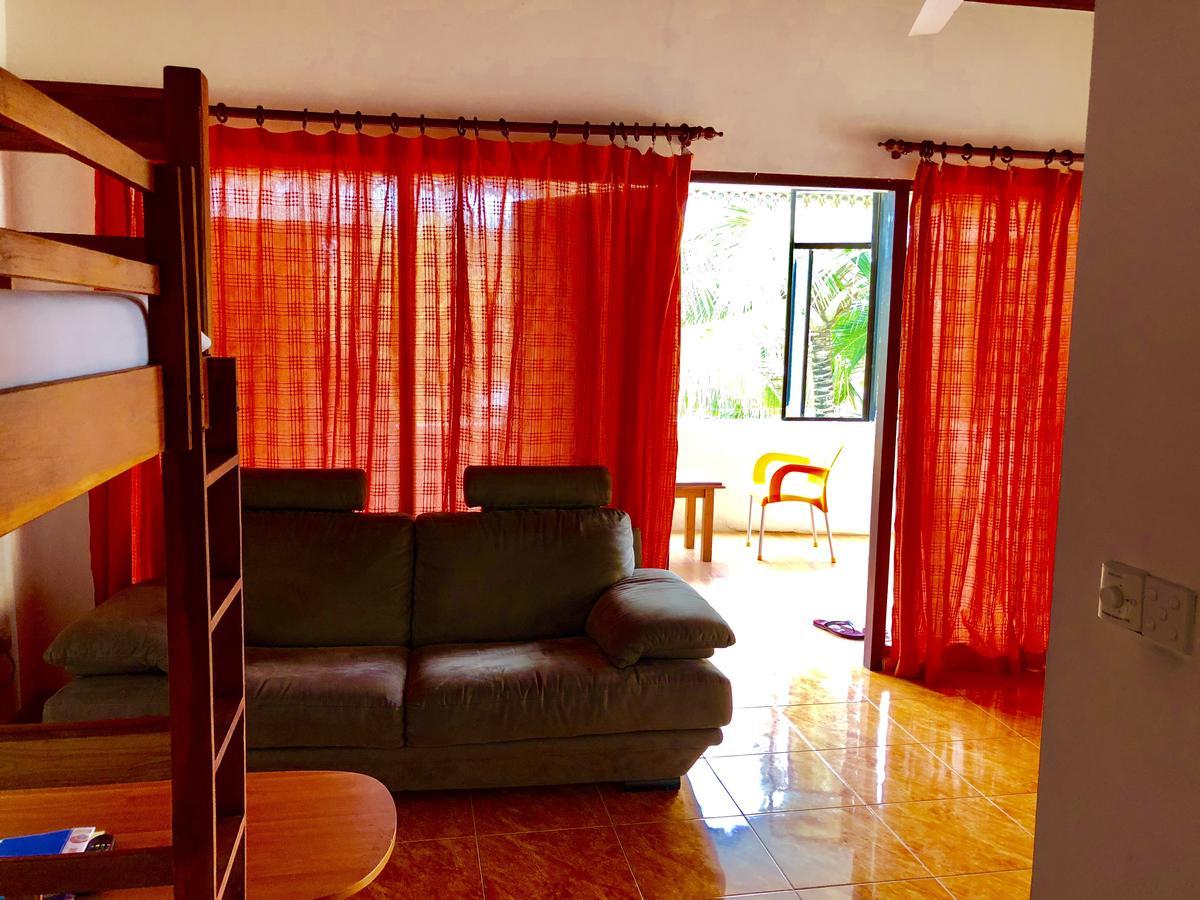 Lanka Beach Hotel Ettukala Ngoại thất bức ảnh